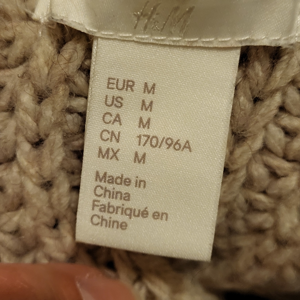 H&M Women's Tan Cable Knit Sweater Size Medium - Picture 6 of 9